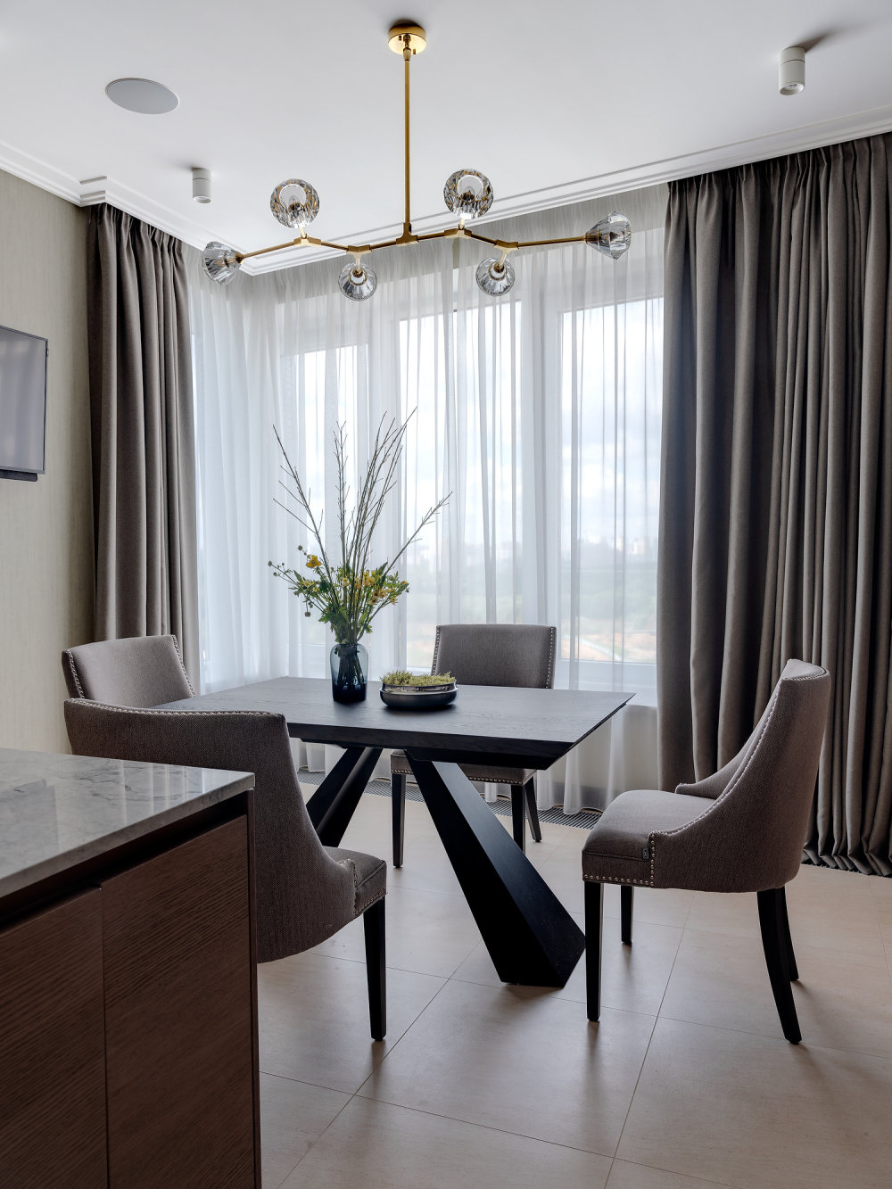 多功能角落窗设计案例丨ELLEdecoration-9