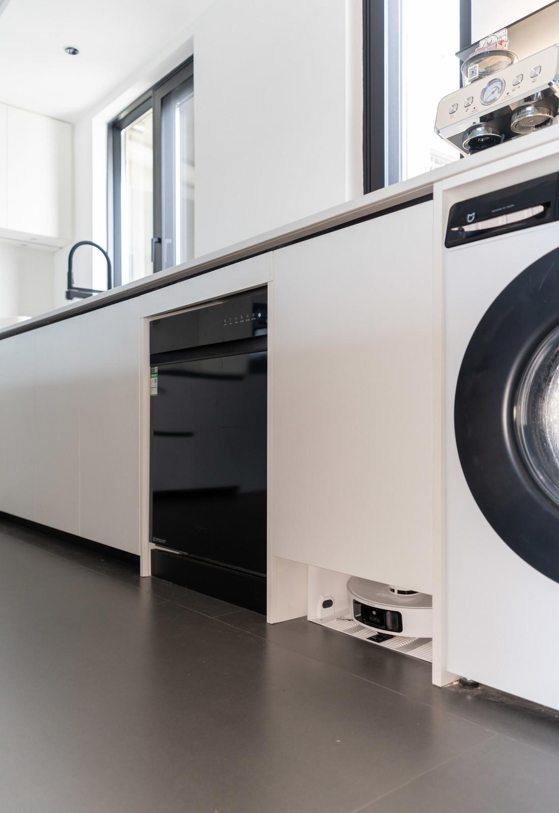 黑白灰手办小屋·80m²一居室改造丨中国广州-38