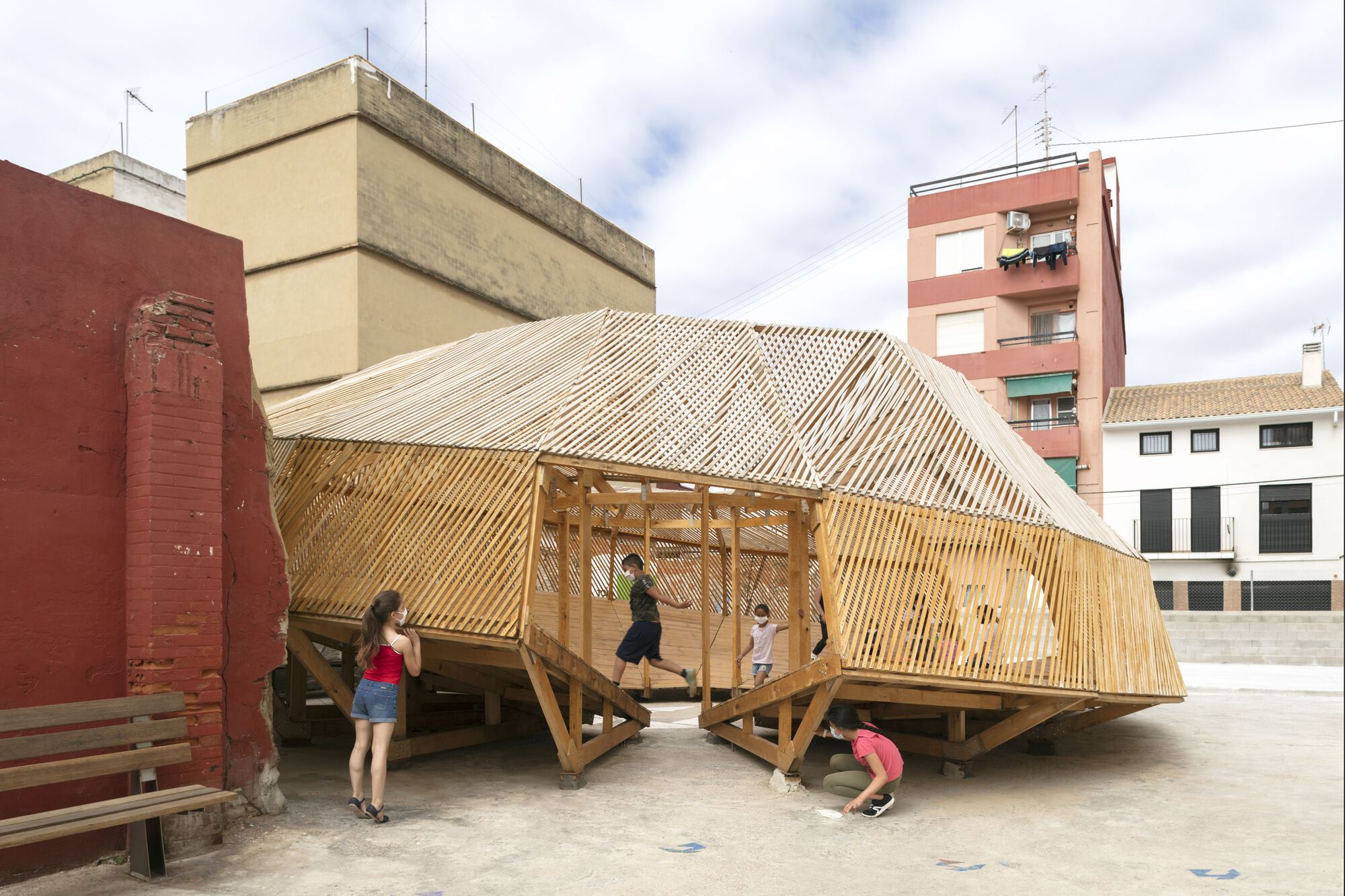 Zona Santiago 户外教室丨西班牙丨Bernat Ivars + Mixuro-23