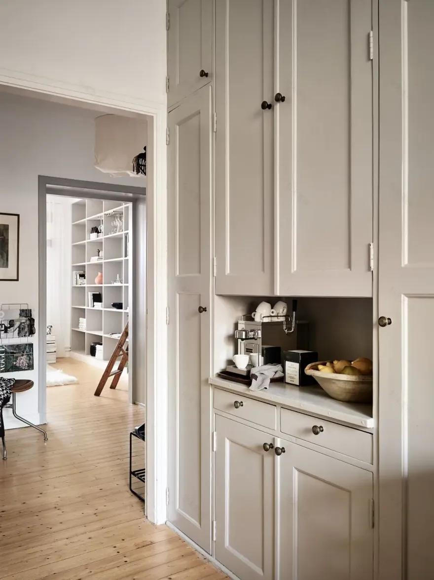 瑞典 35m2 黑白雅致工作室 | 现代而不冷淡的典范-9