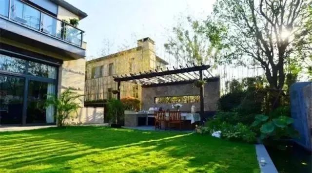 私家花园草坪种植与养护攻略-82