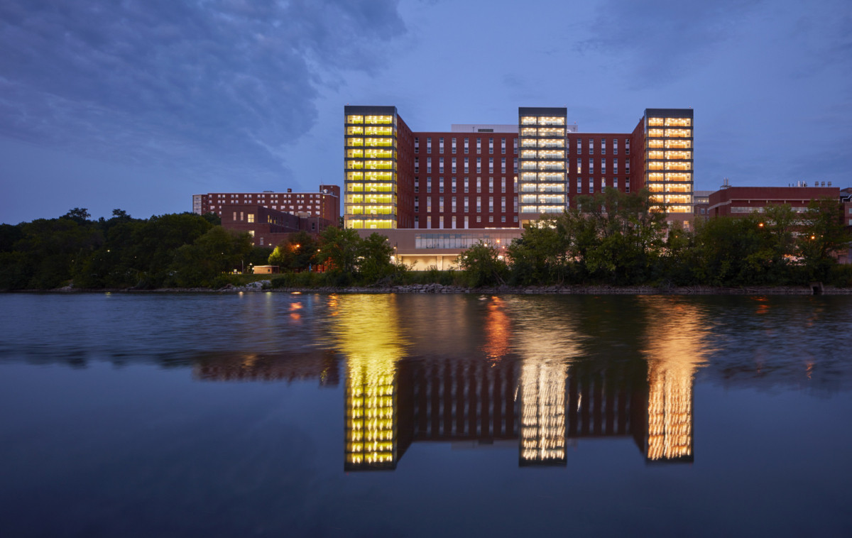 Iowa 大学 Elizabeth Catlett Hall-8