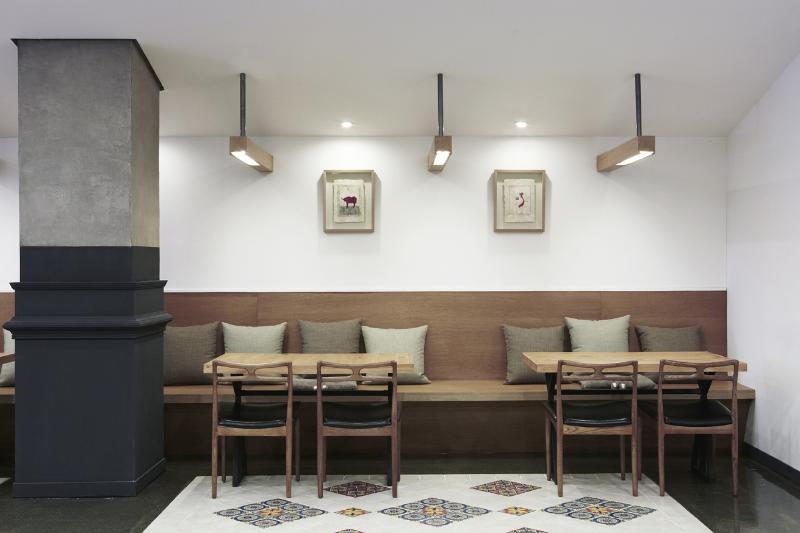 60 平越南风味米粉店，现代简约风打造美食空间-7