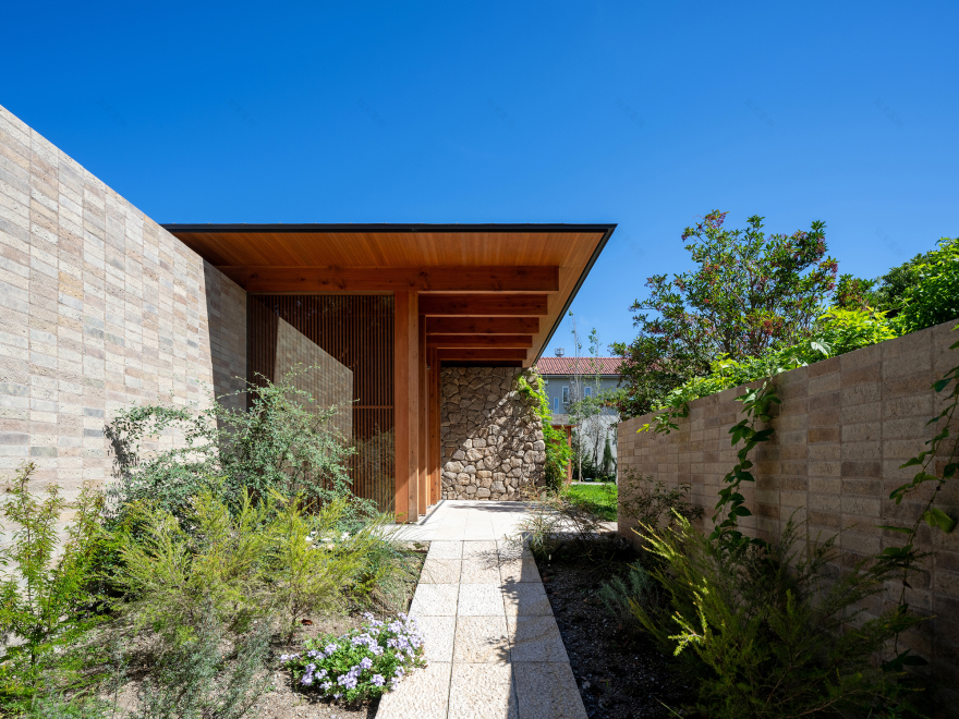House at the Urban-Nature Threshold丨Teitakusubako + Yusuke Igarashi Architects-14