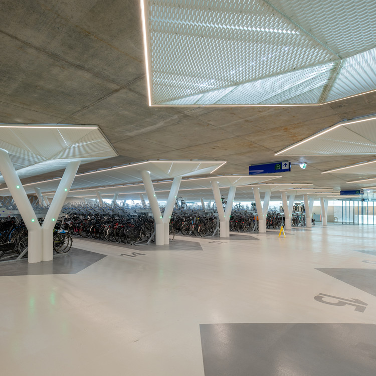 Strawinskylaan Bicycle Parking wUrck-20