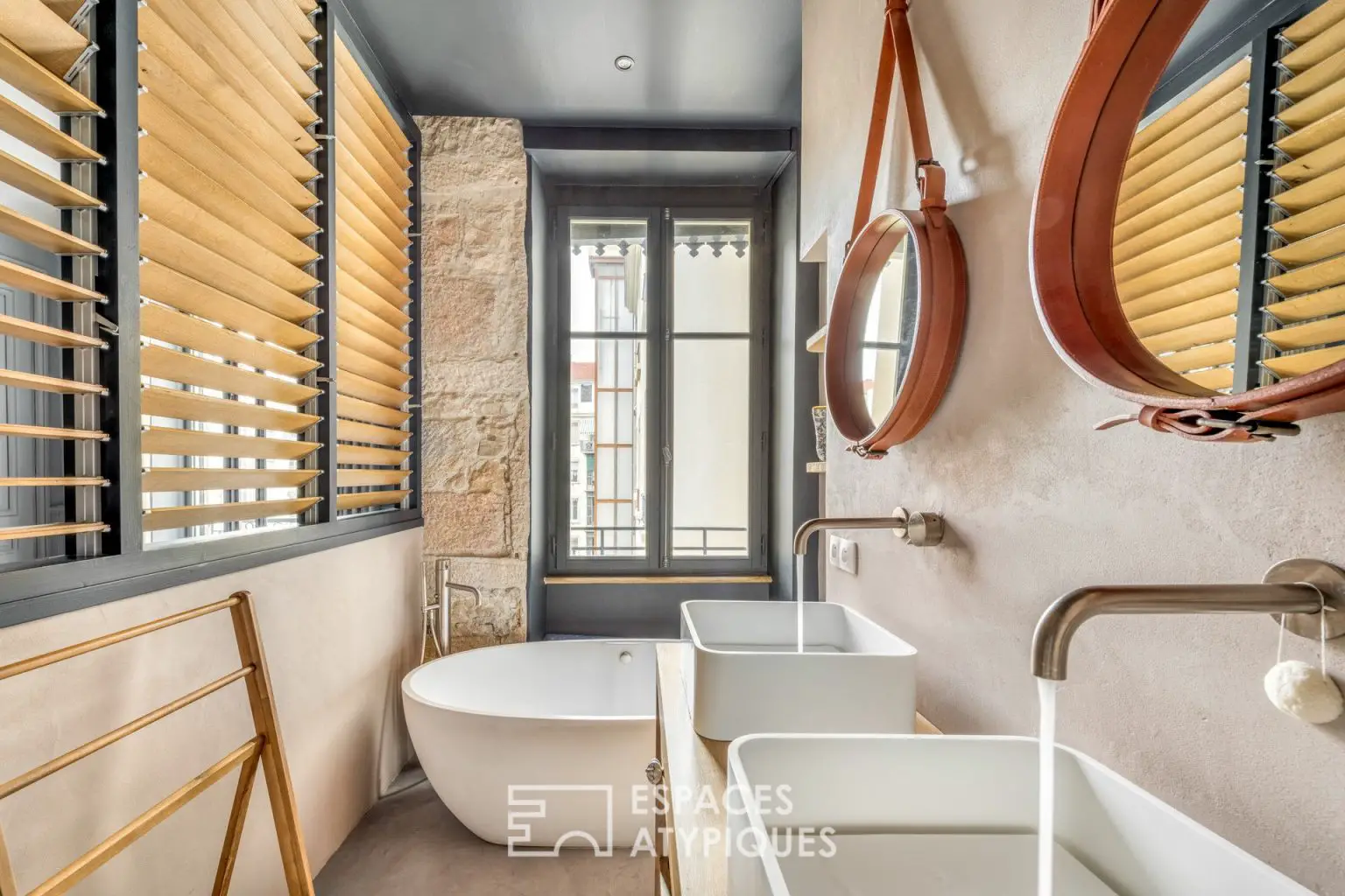 巴黎公寓的现代改造 | 尊重历史的创新设计-12