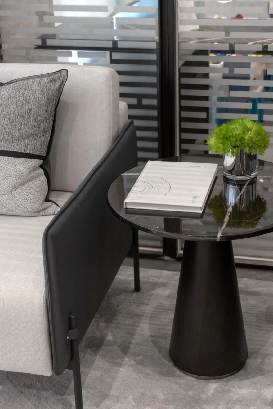 融创南昌·玖玺台销售中心 | 现代简约中的艺术与自然共生-24