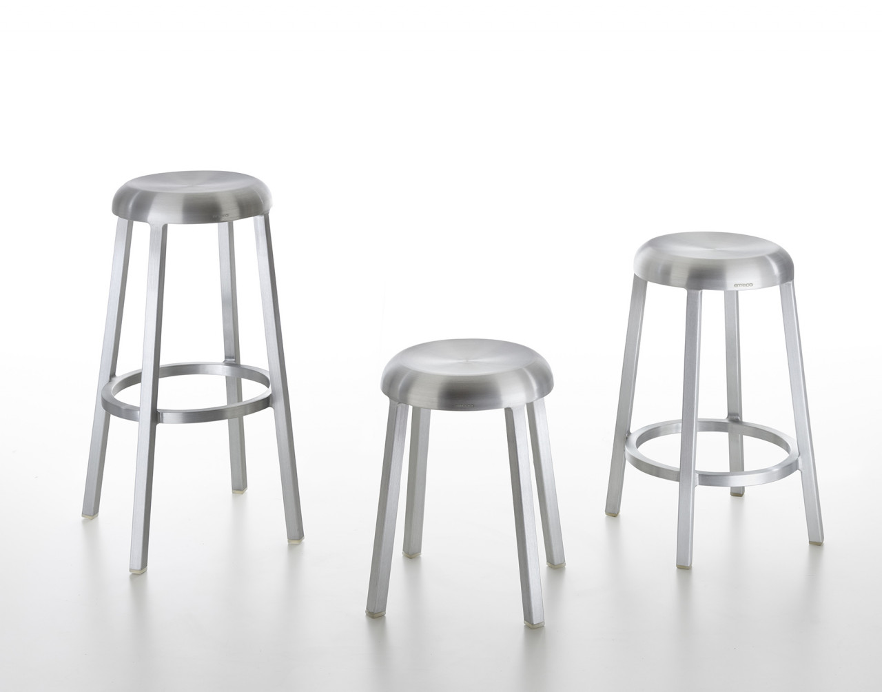 福山直哉与 Emeco 合作推出实用简约的 Za Stool-2