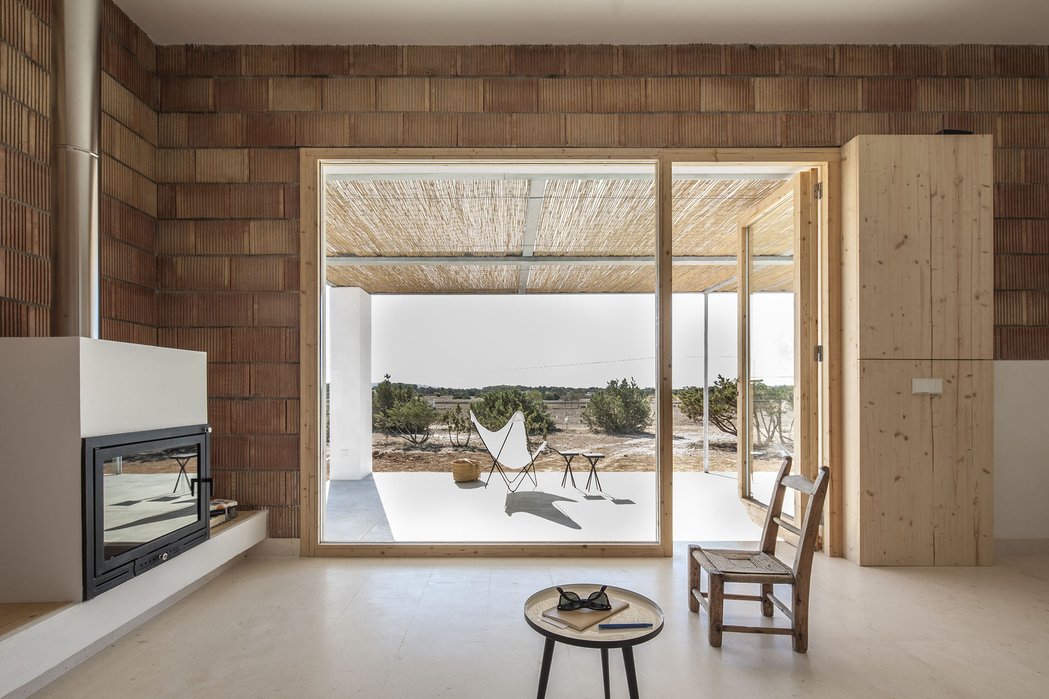 Small House on the Fabulous Island of Fomentera Designed by Marià Castelló-37