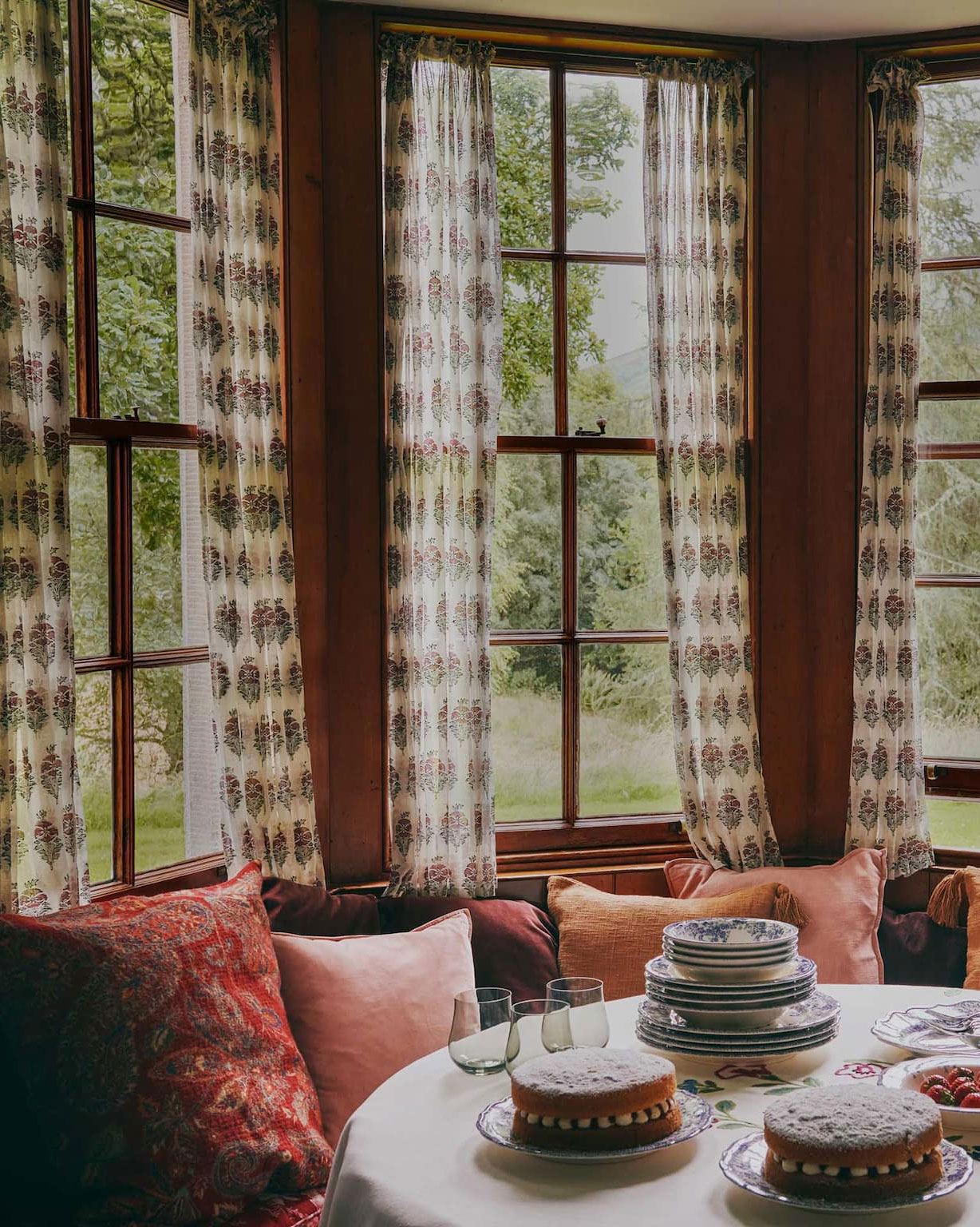 19 世纪苏格兰庄园的粉色花卉设计-4