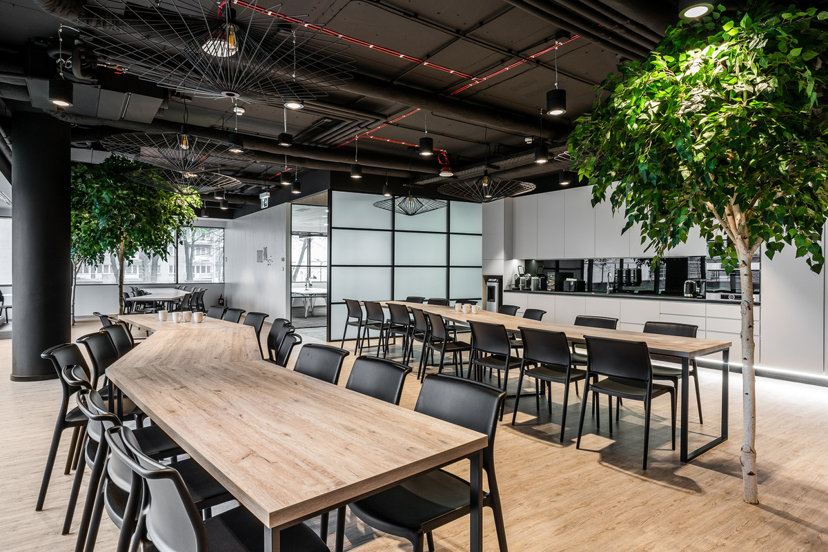 波兰 pharmaceutical 公司办公室,简约黑白构建传统日式美学-11