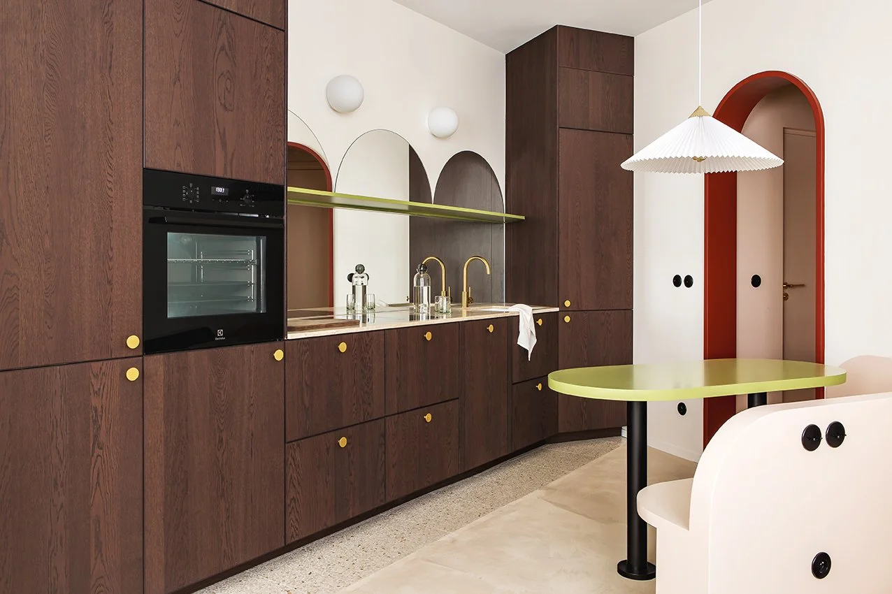 甜蜜生活套房·太空工厂

注：Dolce Vita常见为意大利语表达，有甜蜜生活之意，至于suite翻译为套房也是结合语境较为普遍的意思 -0