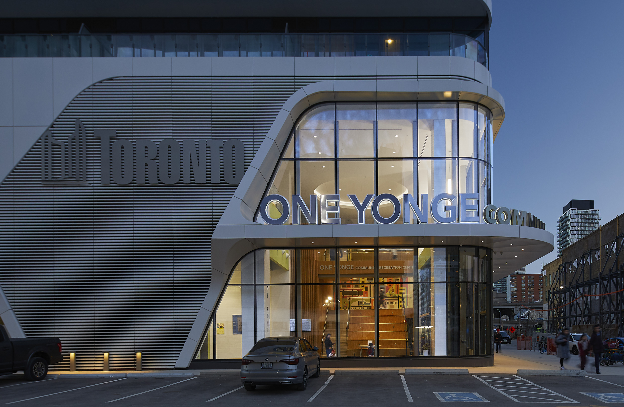 央街一号巅峰大厦（注：该翻译结合常见的建筑命名规律，Yonge一般指央街，Pinnacle有巅峰之意，One表示一号 ，在无更多背景信息下给出此翻译） 丨加拿大多伦多丨Hariri Pontarini Architects-40