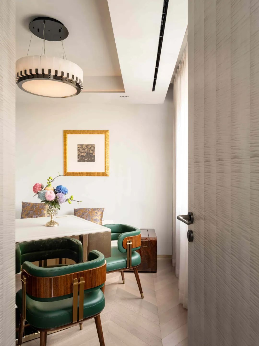 魅无界设计｜摩登海派大平层：个性与艺术的生活共鸣-36