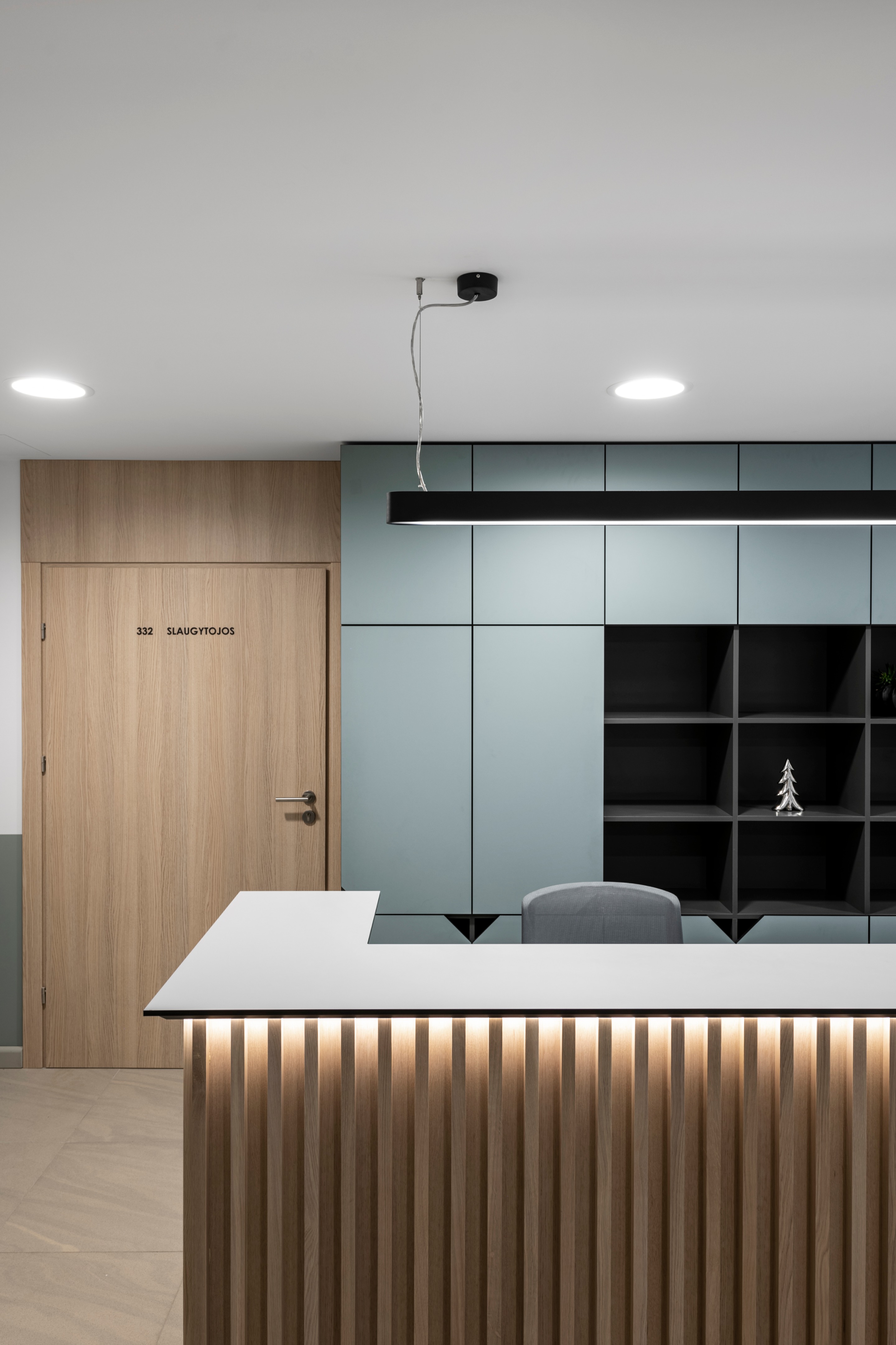 复古与现代共融，打造 70 年代建筑的焕新魅力-17