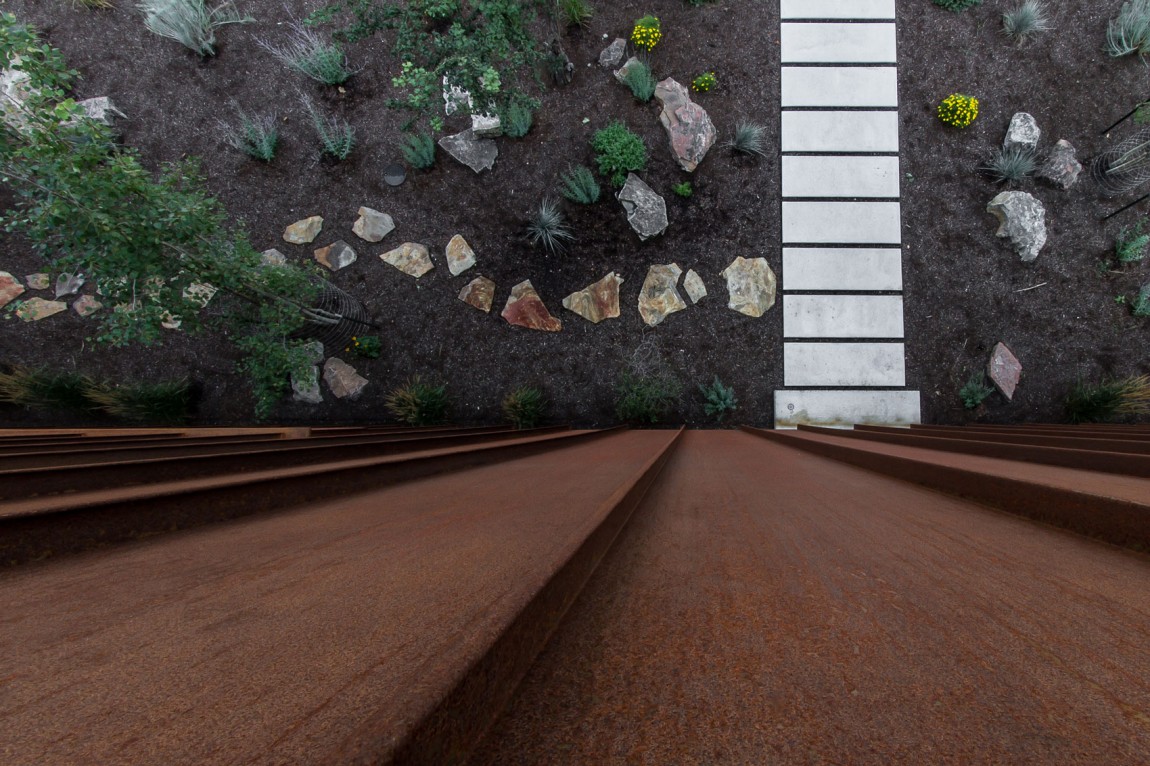 蒙大纳环保住宅 | 钢木玻璃打造的可持续美景之家-22