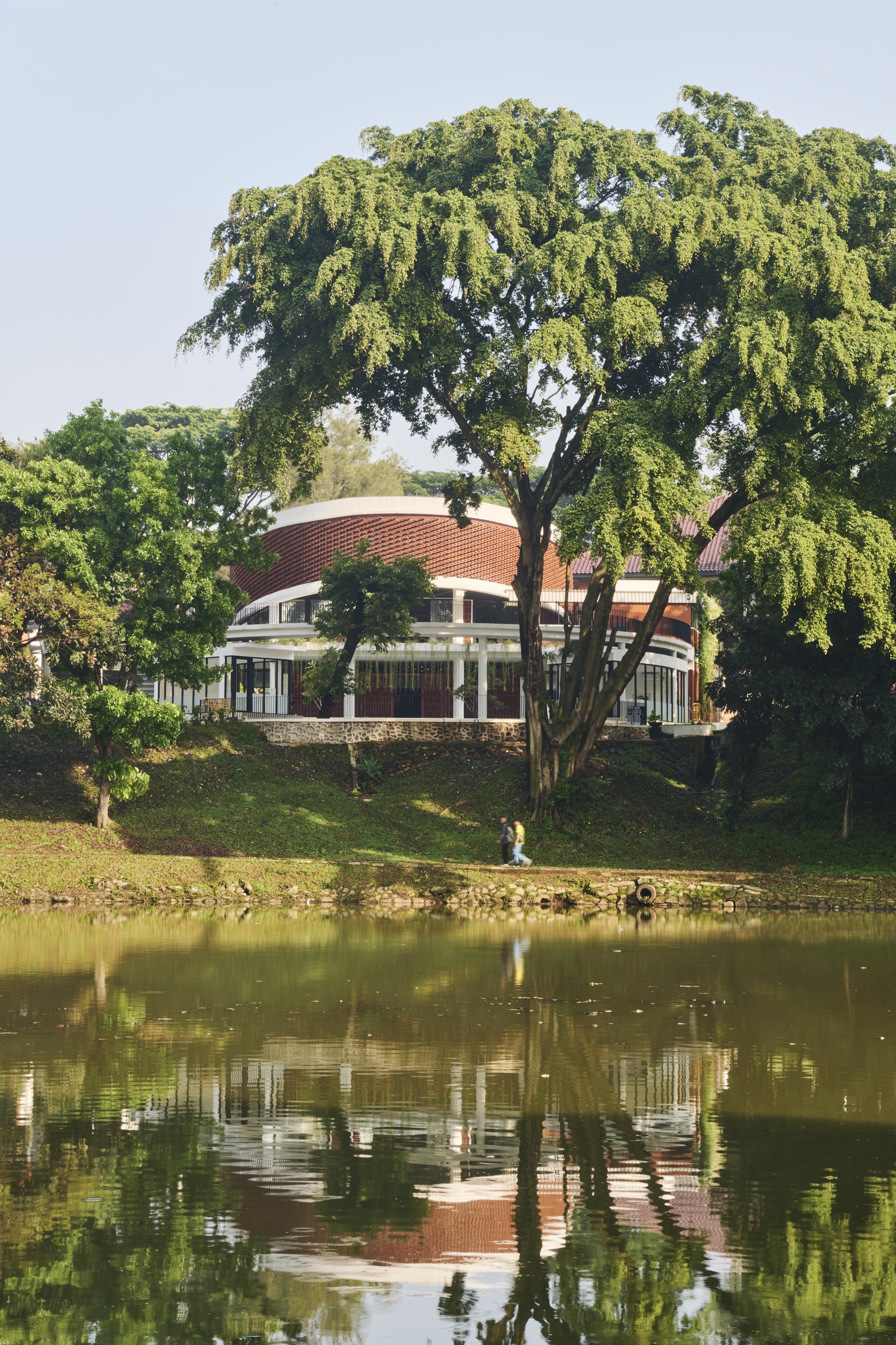 Al-Iqtishad Mushola / CREM Paragon x KIND-32