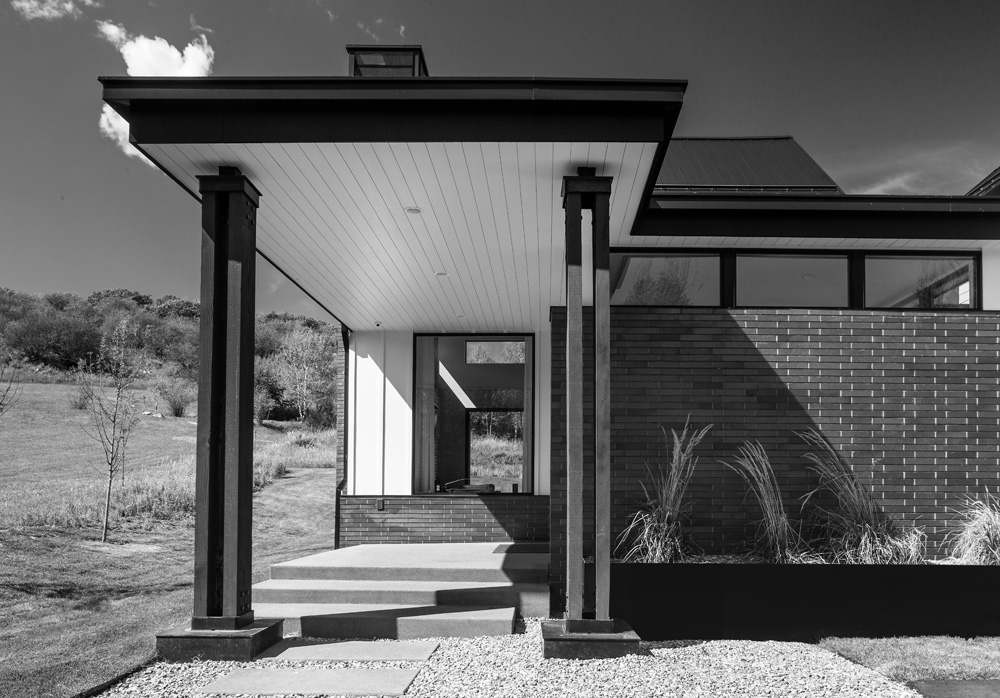 现代白色谷仓家居——公园城松树湾的私人住宅-10