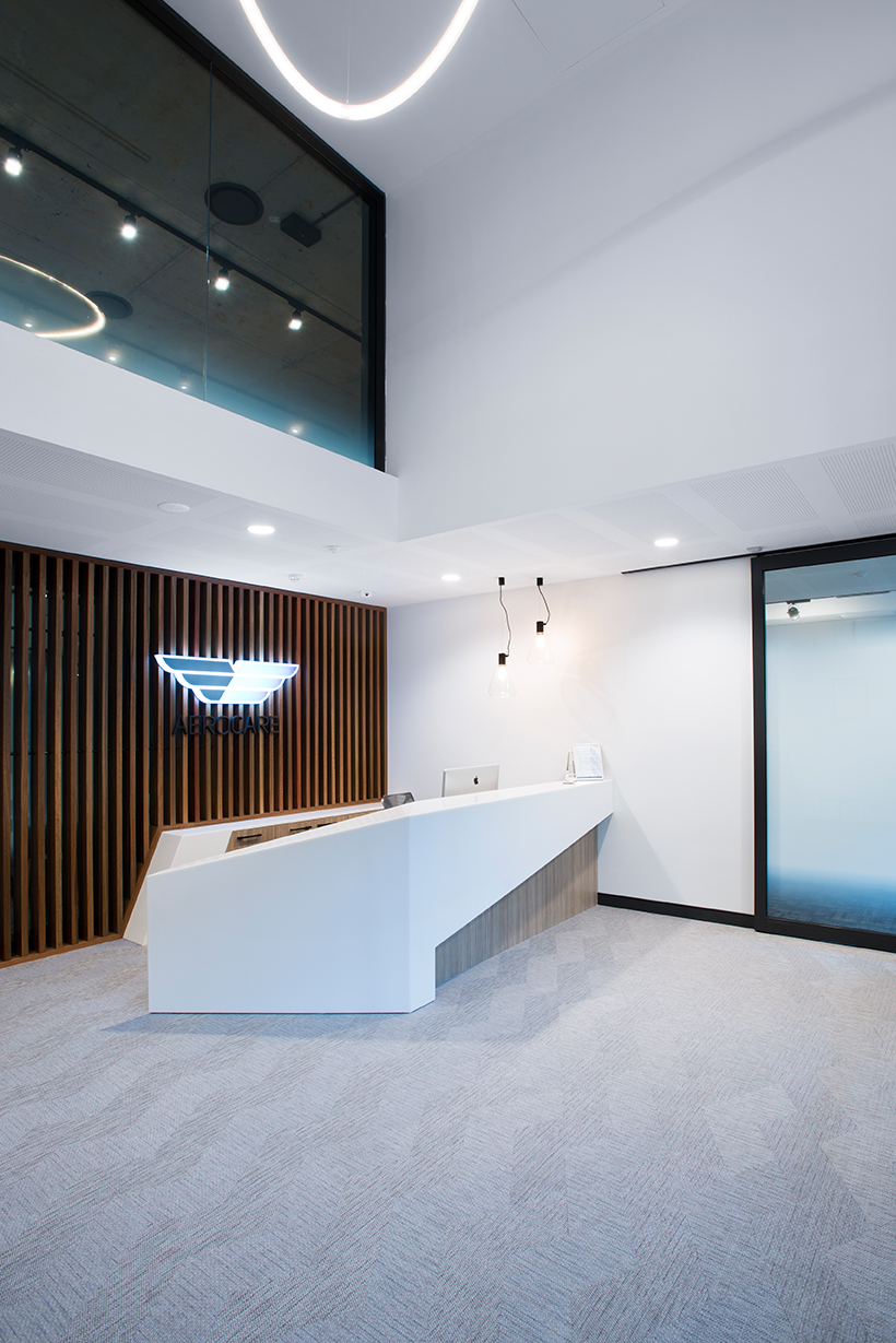 灵活高效，航空护理公司的创意办公空间-11