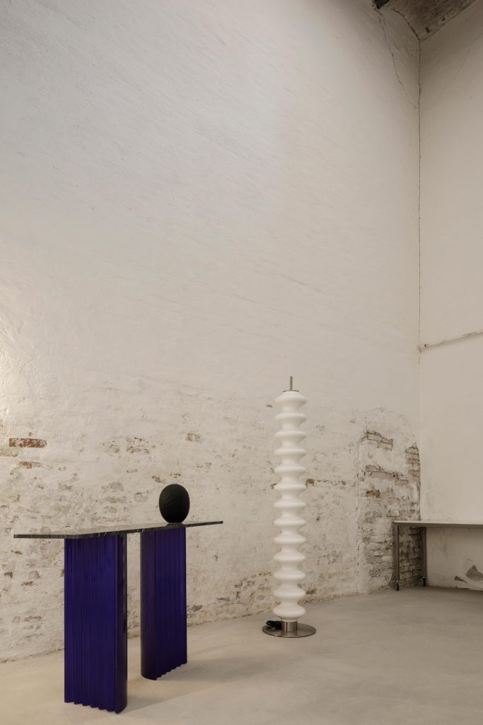 威尼斯设计双年展 2021 | Sticks 照明装置点亮 SPUMA 艺术空间-14
