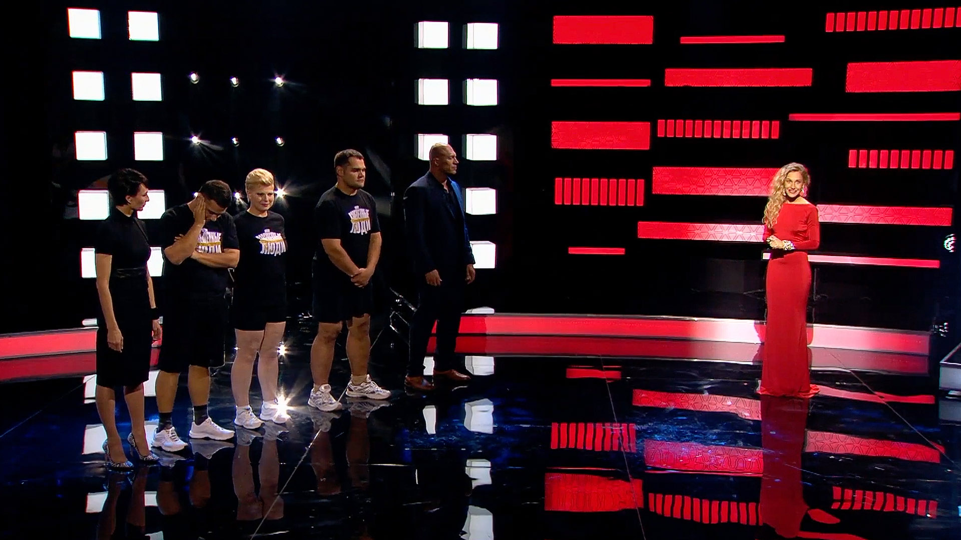 “Weighed People”舞台设计丨Anastasia Shenaeva-17