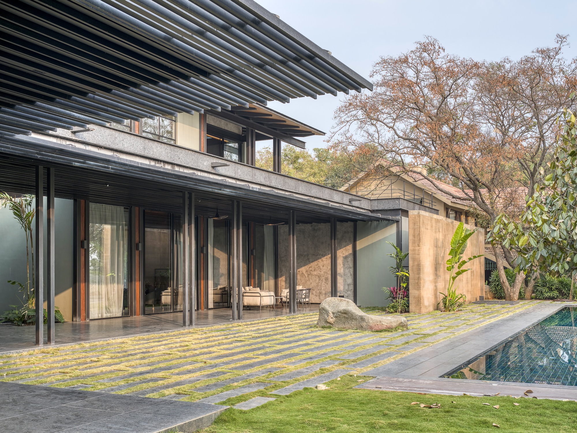 湖滨别墅丨印度丨SPASM Design Architects-37