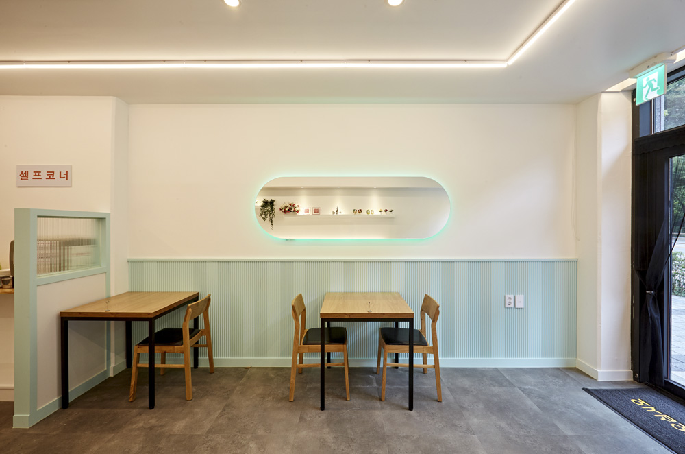 明亮简约的 15 平米快餐店室内设计-9