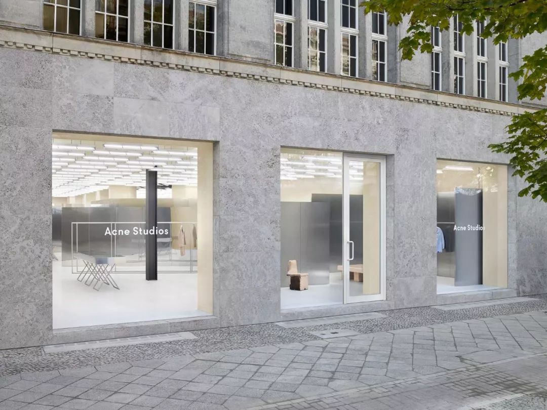 柏林 Acne Studios 旗舰店,不锈钢内饰诠释简约美学-3
