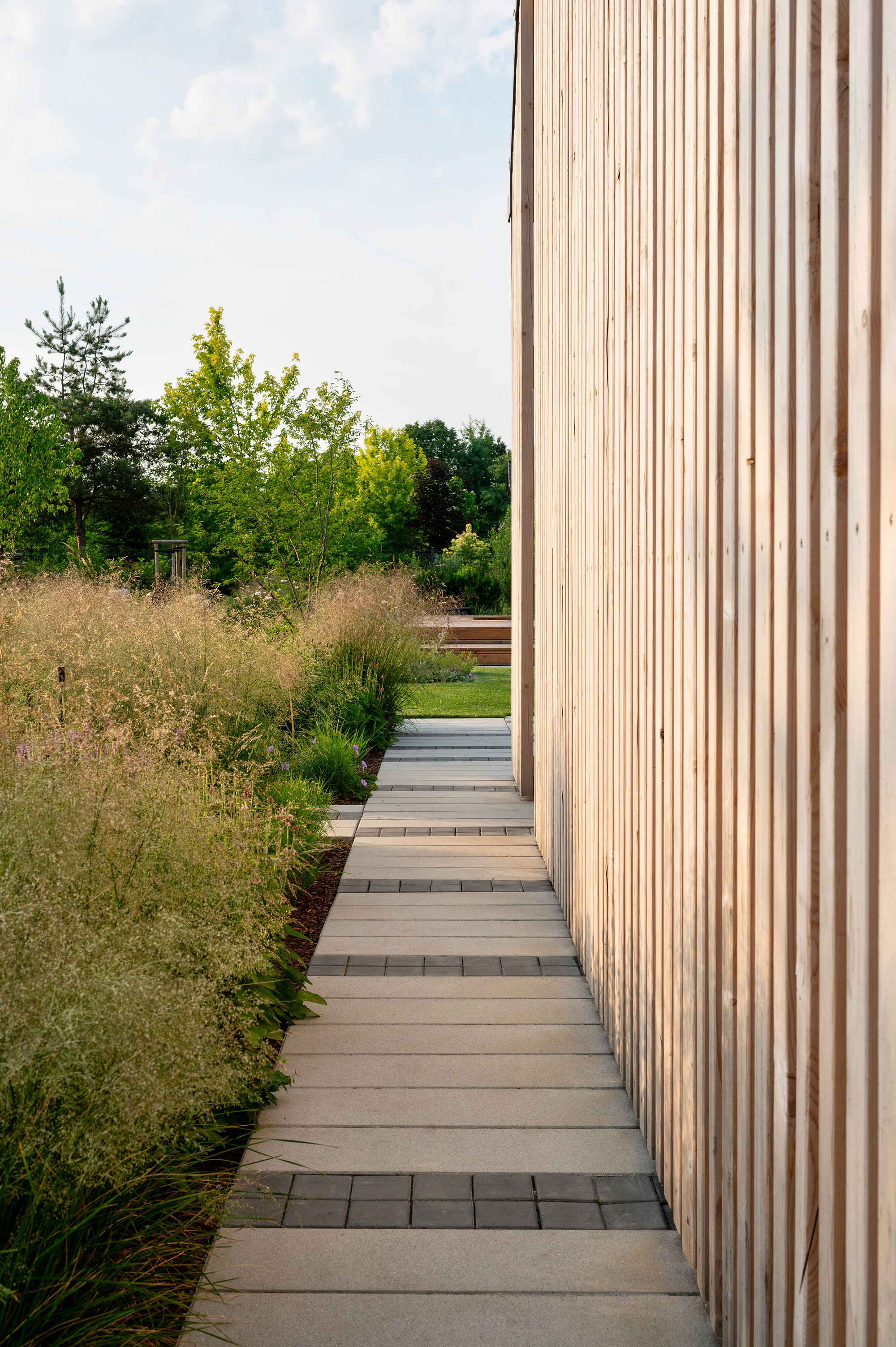 灰色房子丨RS+ Robert Skitek-34