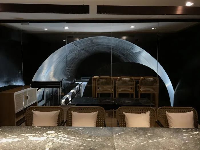 泰国 Kanut House 咖啡厅 | 现代奢华融入热带雨林-16