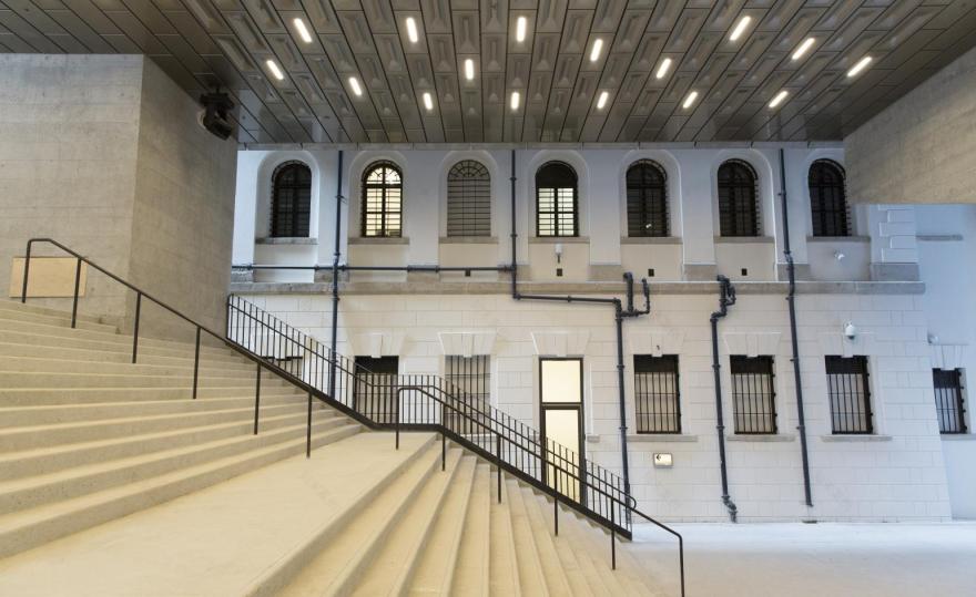 香港大观 · 赫尔佐格·德梅隆的监狱变身高尚文化中心-16