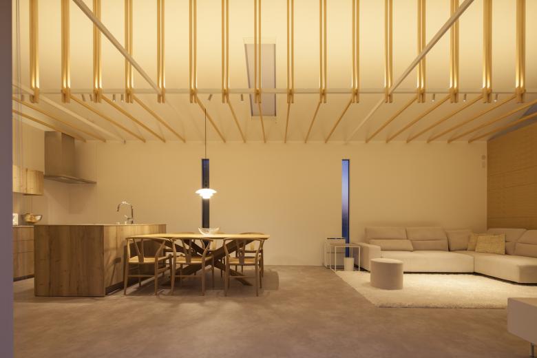 中庭を囲む切妻屋根の 2 世帯住宅丨日本神奈川丨GEN INOUE-19