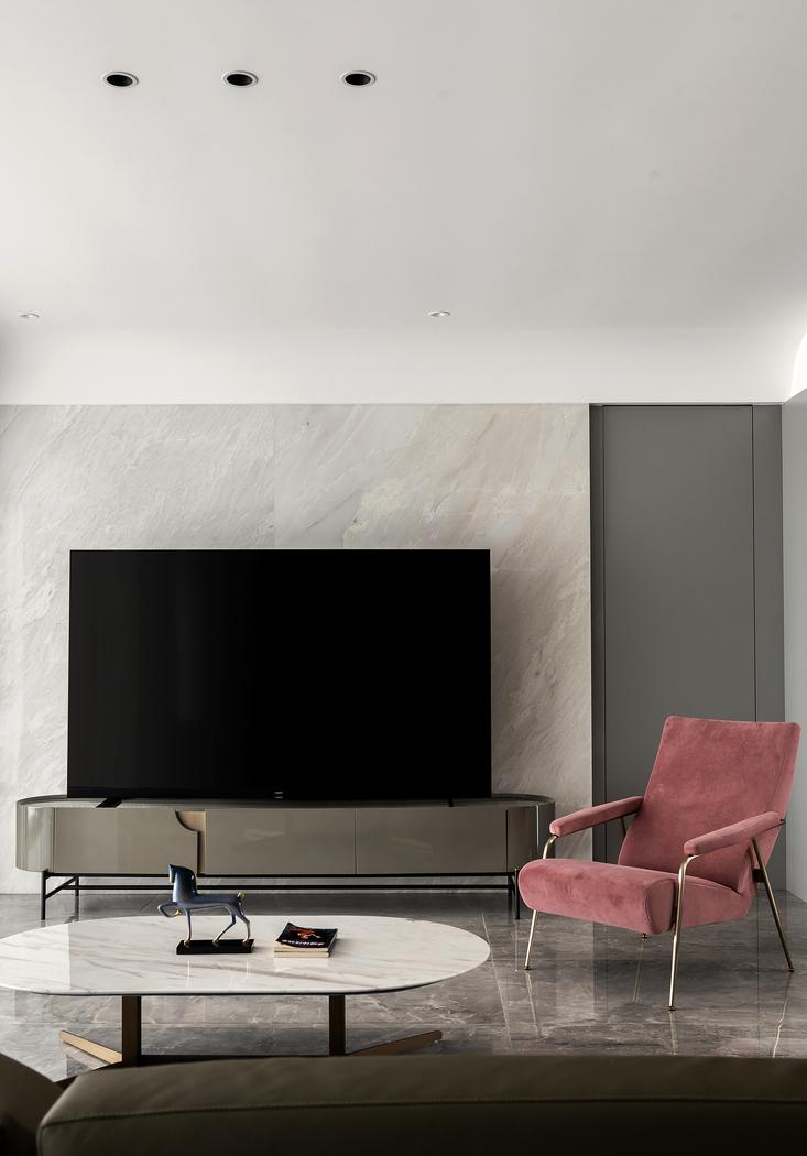 现代轻奢风四口之家设计-17