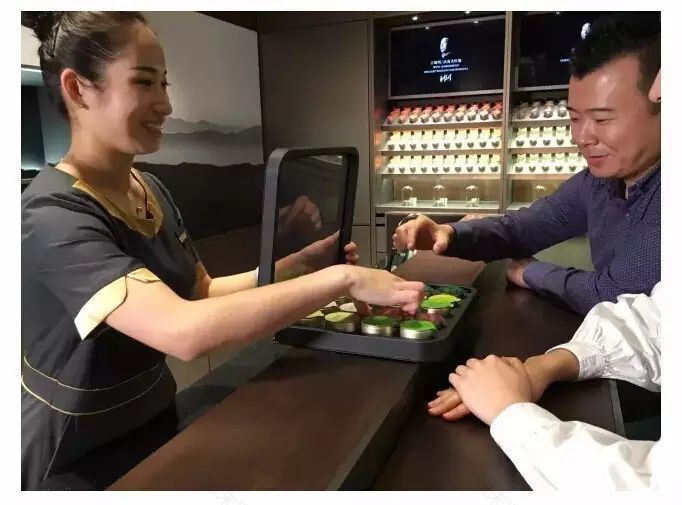 【48期】苹果御用设计师来中国设计了一家茶叶店,惊艳了所有人,原来茶叶还可以这样卖!-44