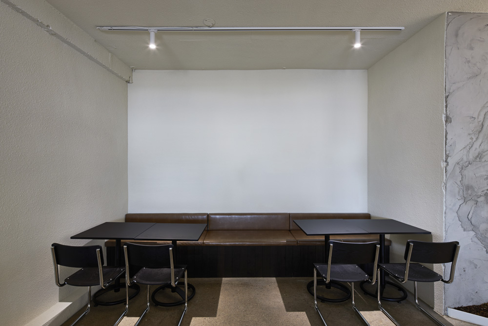 20 平米的现代简约咖啡厅设计-10