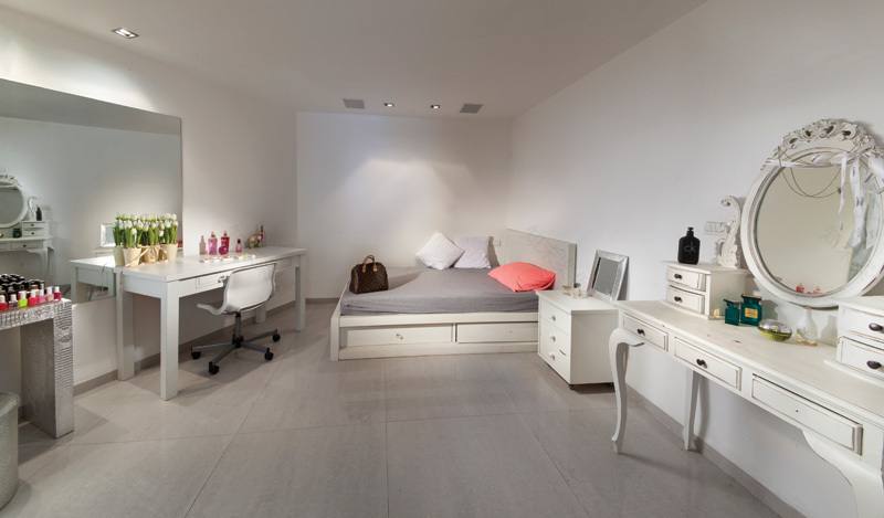 白色外观可变住宅设计丨设计师兼住户 吉莉·斯加尔-27