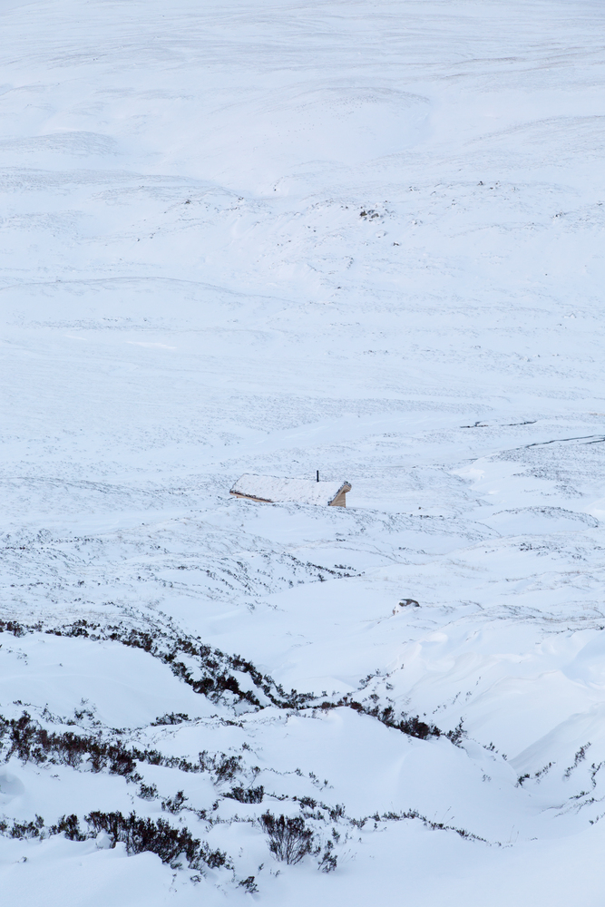 苏格兰高地上的木质避世小屋-22