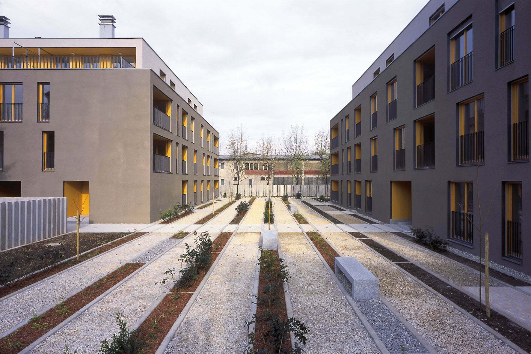 代表林荫道 绿色种植区（注：由于stanovanjska soseska和zeleni gaj可能是特定语境下的专业或地区性表达，这里是基于字面的大致翻译，可能需要更多背景信息来确保完全准确） 丨Bevk Perović arhitekti-6