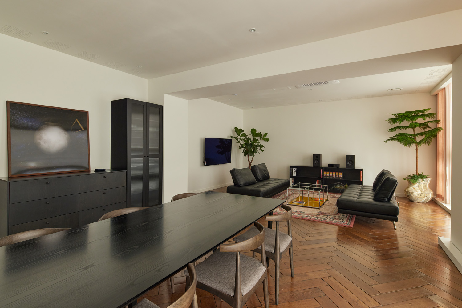 高级白色与木质，打造 92 分豪华室内空间-8