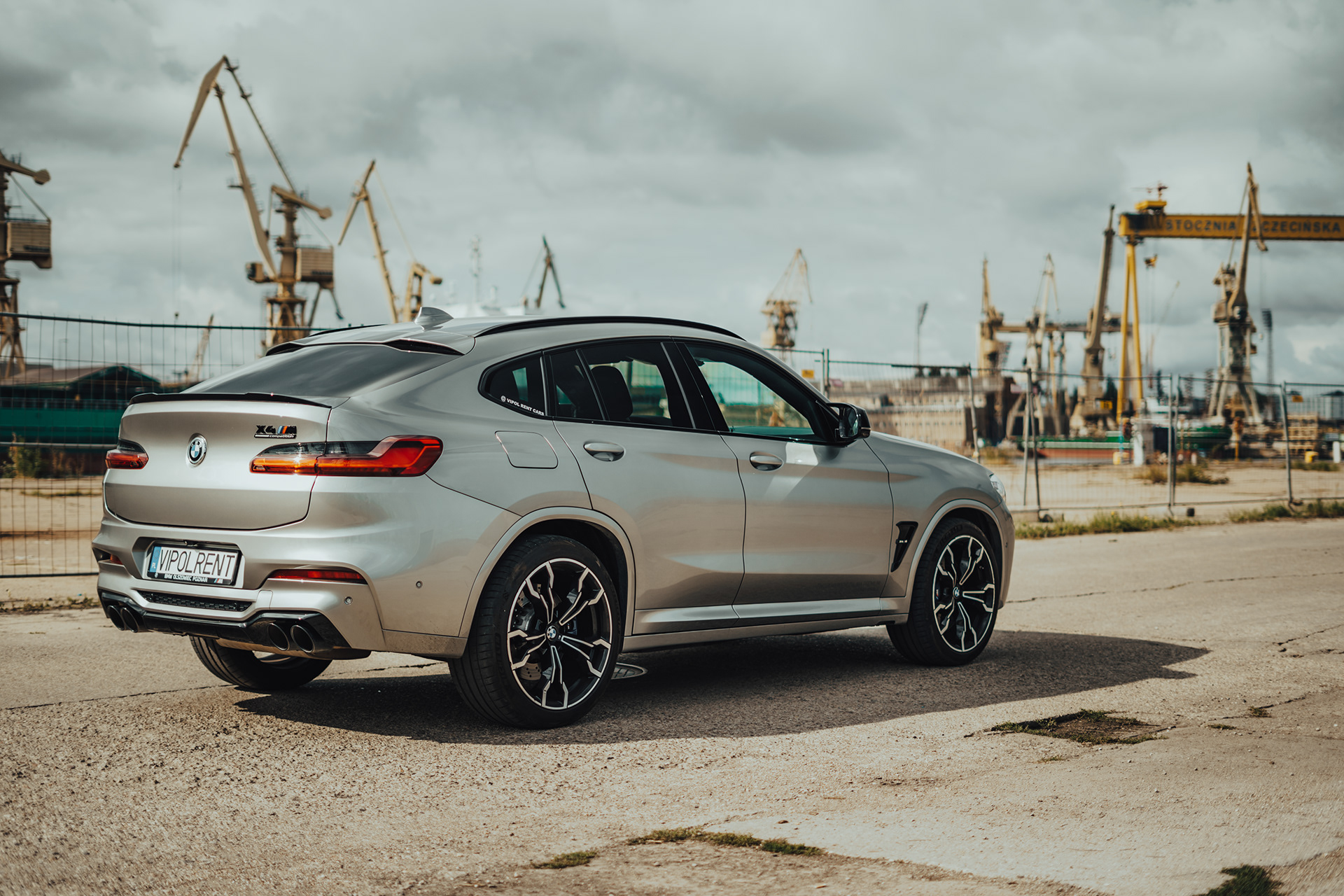 BMW X4 M Competition 汽车租赁丨Vipol Rent Cars-6