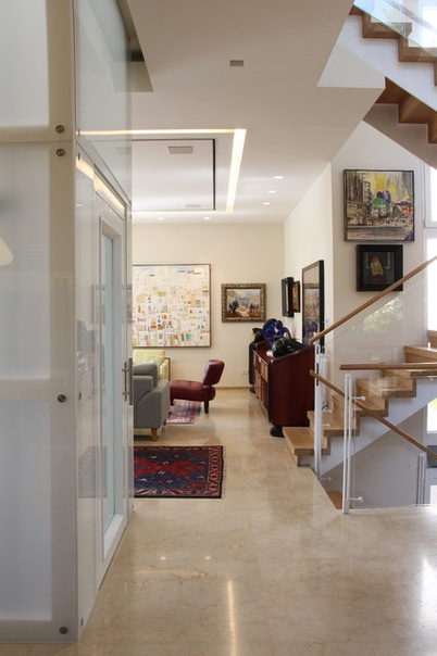 My Houzz: Fresh Start for an Art Collector in Tel Aviv  -  Decor Ideas-26