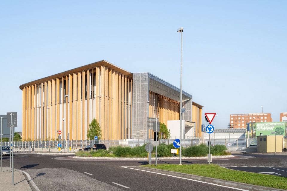 帕多瓦会展中心 | 隈研吾诠释意大利柱廊之美-2