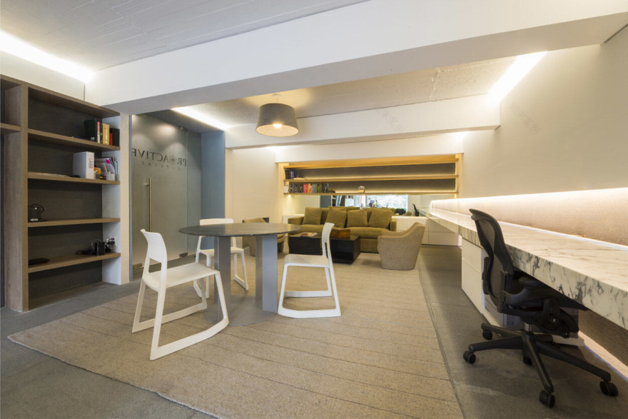 个人电脑办公室·巴索建筑事务所-14