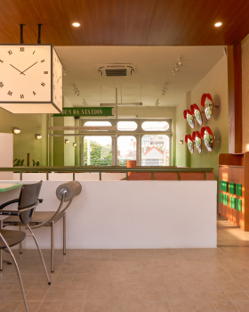 黑石头黎文师（这里ĐEN ĐÁ直译为黑石头，LÊ VĂN SỸ音译为黎文师 ，由于不清楚具体所指，可能翻译存在一定局限性） 丨越南胡志明市丨未明确提及设计公司,有主创人员信息