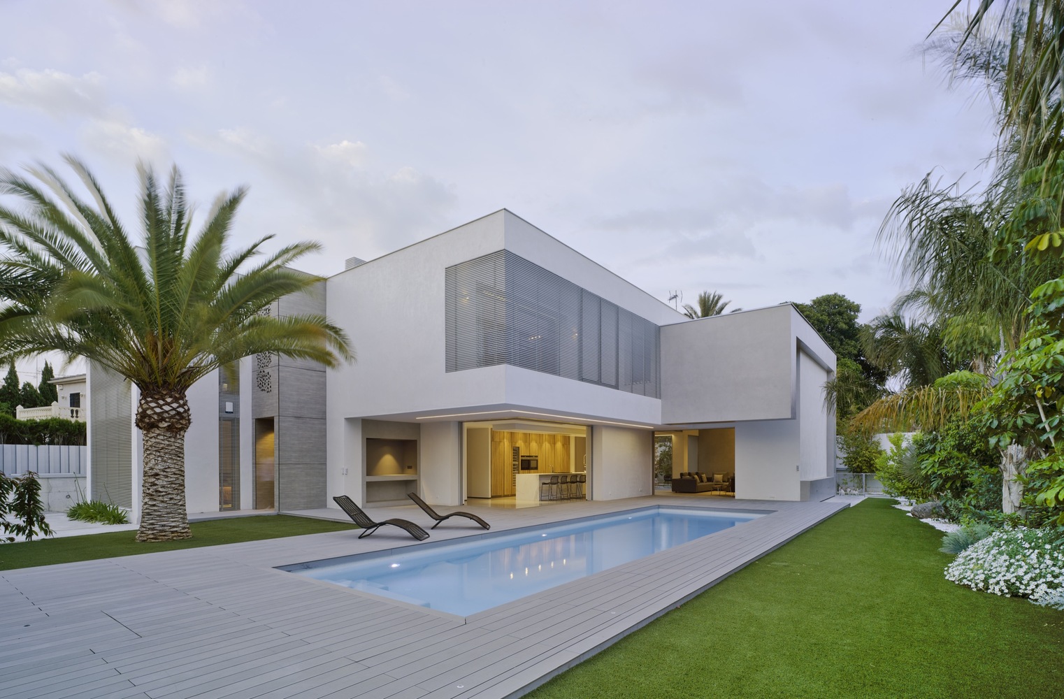 极简雕塑家居 | ZüV 别墅的豪华材料与设计-84