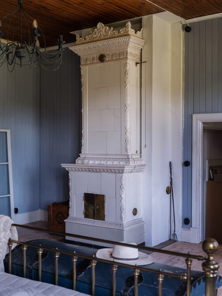 瑞典老村校改造的大型明亮别墅-41