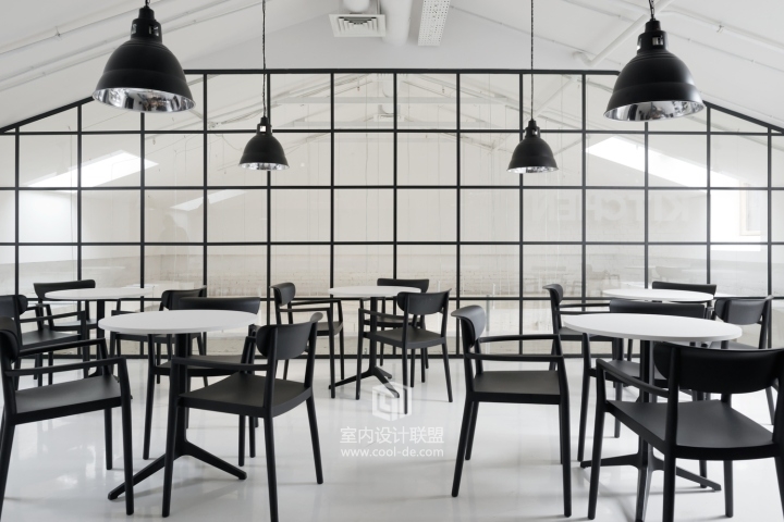 俄罗斯新闻网站Gazeta.ru办公室空间设计-1