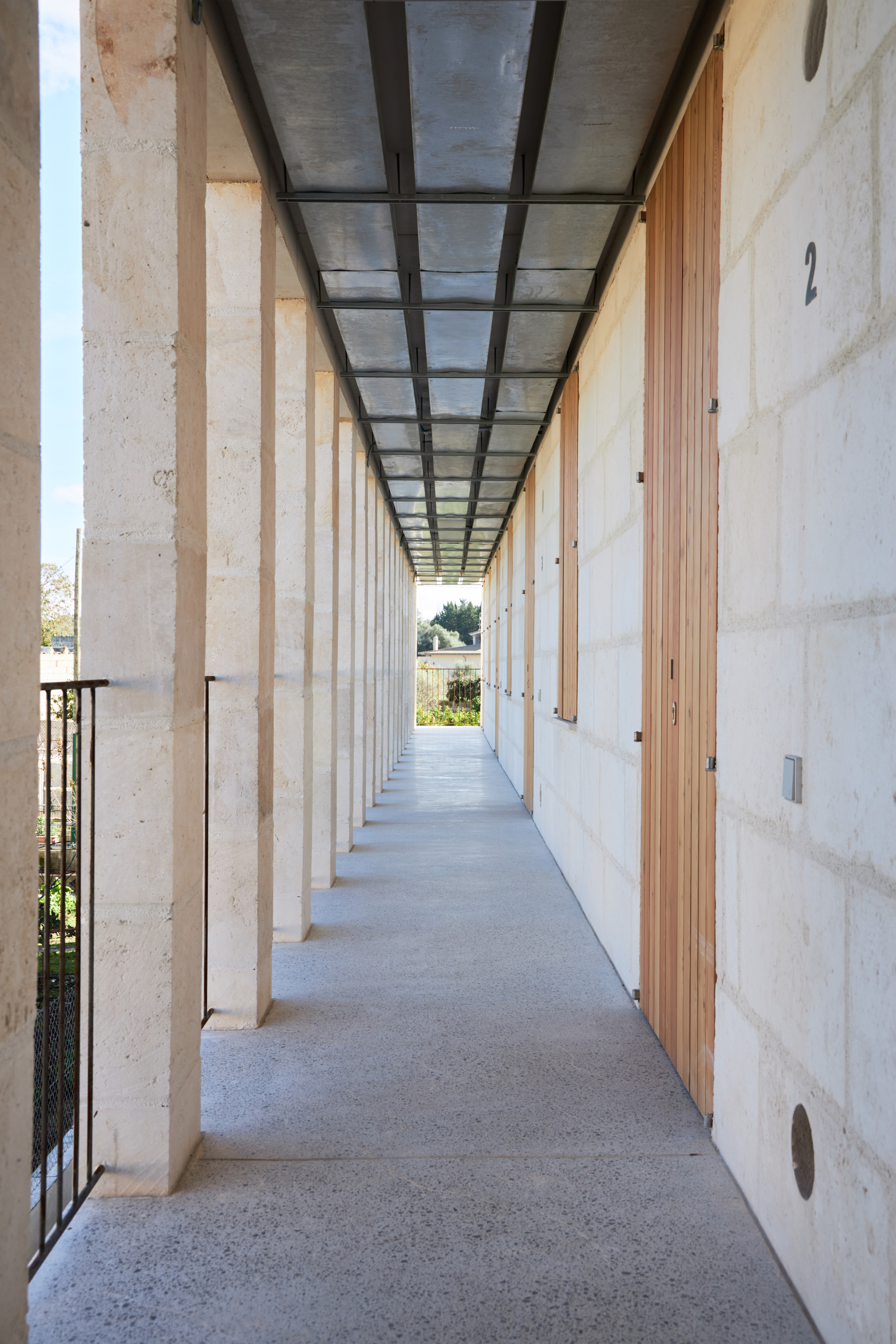Ten Social Housing Units in Santa Margalida, Mallorca / Javier Gavín + Siddartha Rodrigo + Juan Moreno + DATAAE-29