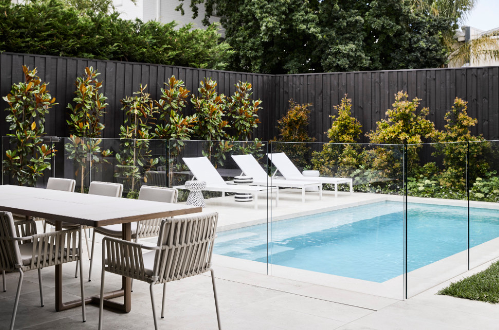 金色的;金黄色的;金的;金制的-26