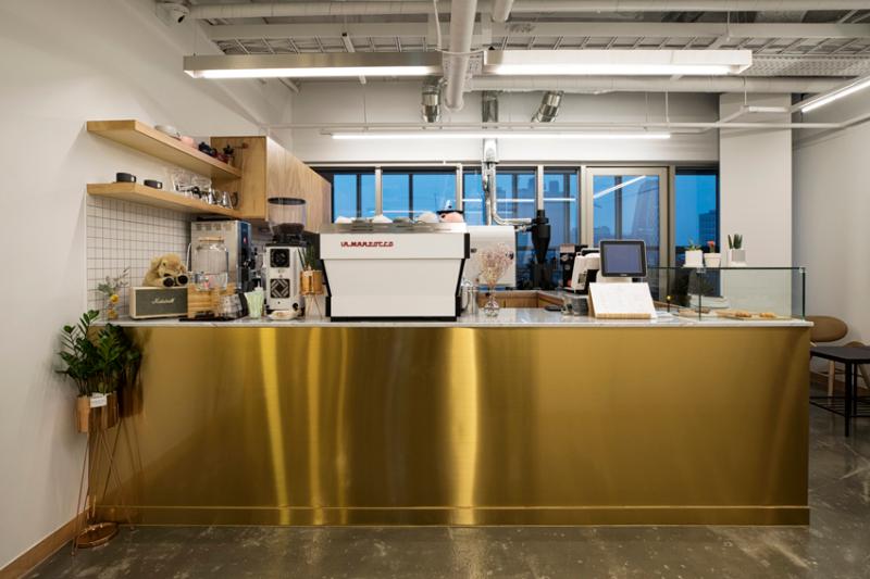 简约风 13 坪咖啡厅，打造温馨空间-3